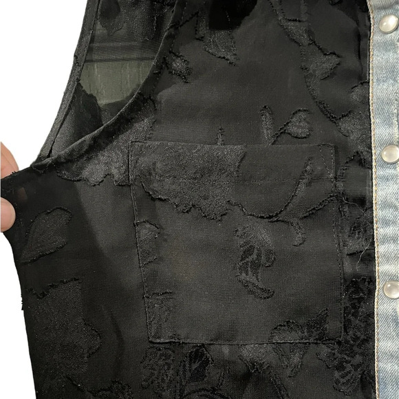Guess Distressed denim and black lace vest top, with snaps. Size small - Picture 3 of 5
